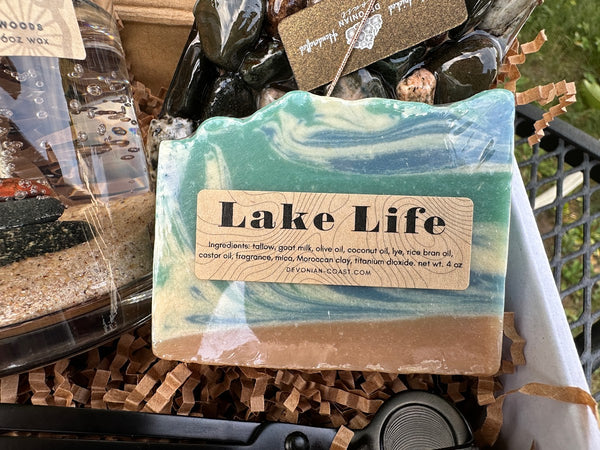 LAKE LOVE GIFT BOX