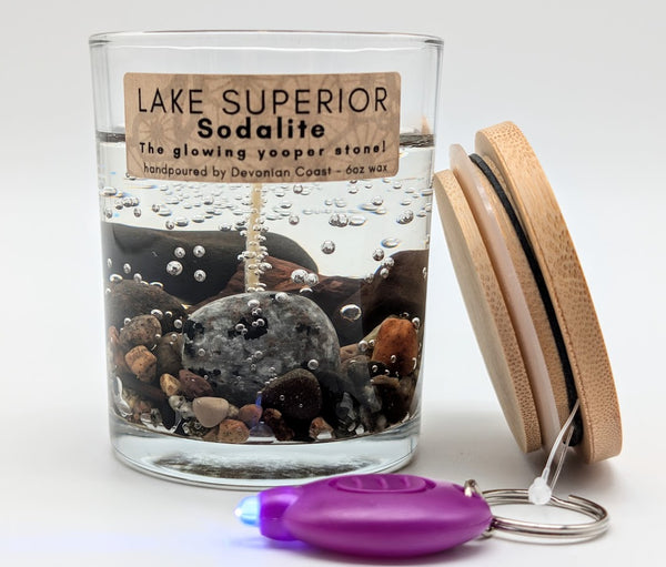 Lake Superior Sodalite (Yooperlite) Glow Candle – Great Lakes Collection